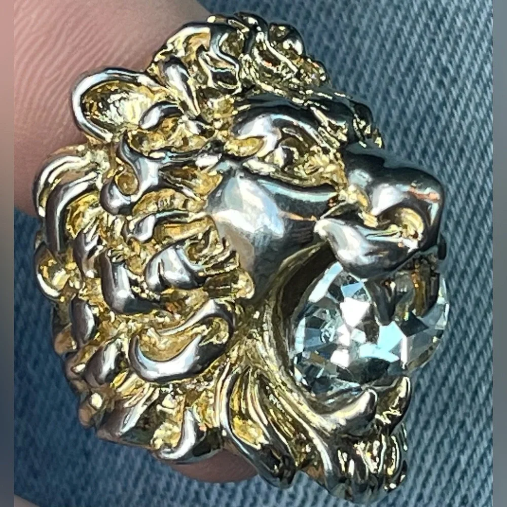 GOLD GUCCI LION RING - Picture 2 of 5